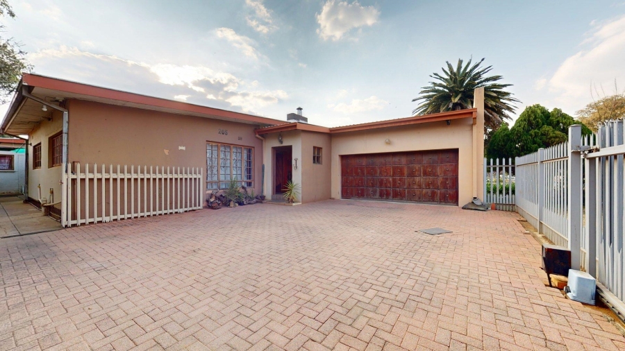 6 Bedroom Property for Sale in Potchefstroom North West